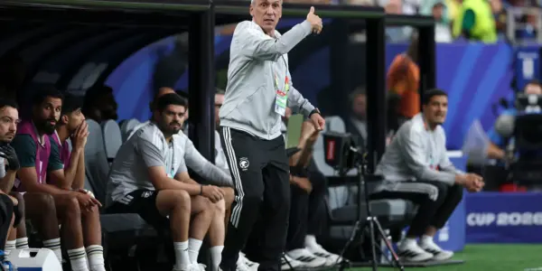 جيسوس ينتظر عرض الاتحاد السعودي لخلافة دونيس في تدريب الأخضر