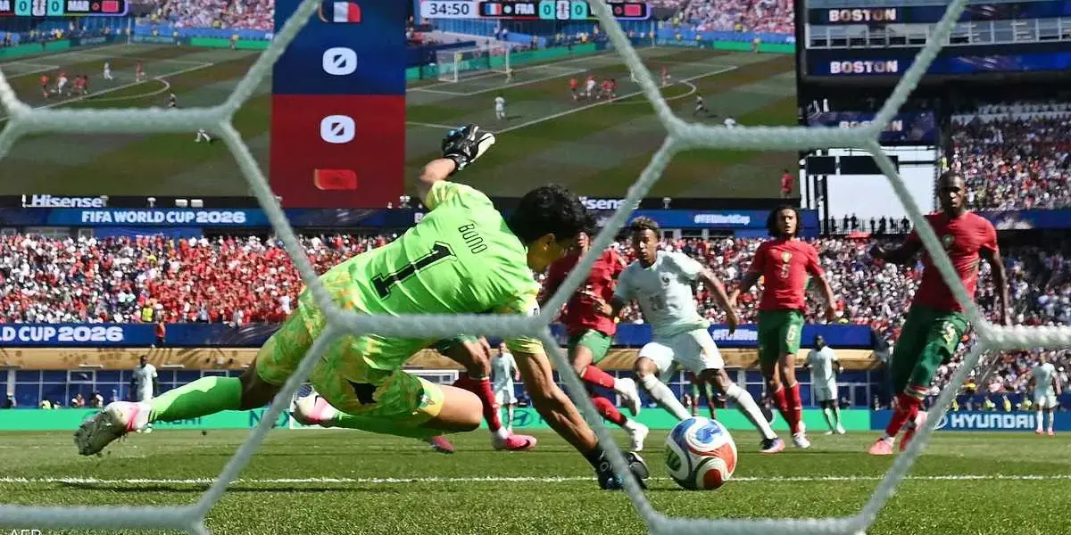 فرنسا ضد المغرب.. ياسين بونو يتصدى لأول ركلة جزاء ويعادل رقم قياسي