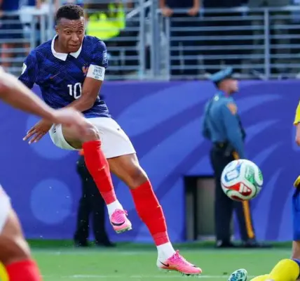فرنسا تتلاعب بالسويد وتتأهل إلى ثمن نهائي كأس العالم