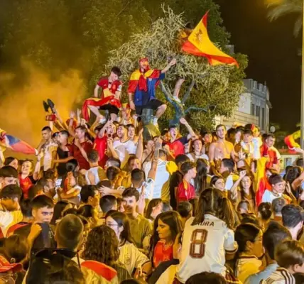 في الجو.. قائد طائرة يبشر ركابه بتتويج إسبانيا برسالة فكاهية لا تُنسى
