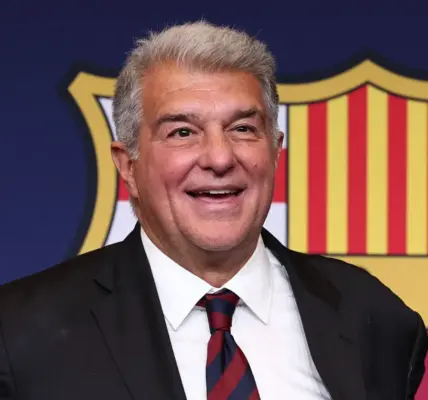 برشلونة يؤجل تجديد عقد فيران توريس حتى سبتمبر