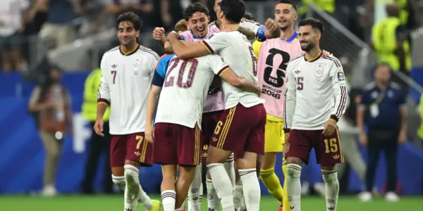 كيف احتفل ملك إسبانيا بتأهل منتخب بلاده لنهائي المونديال؟